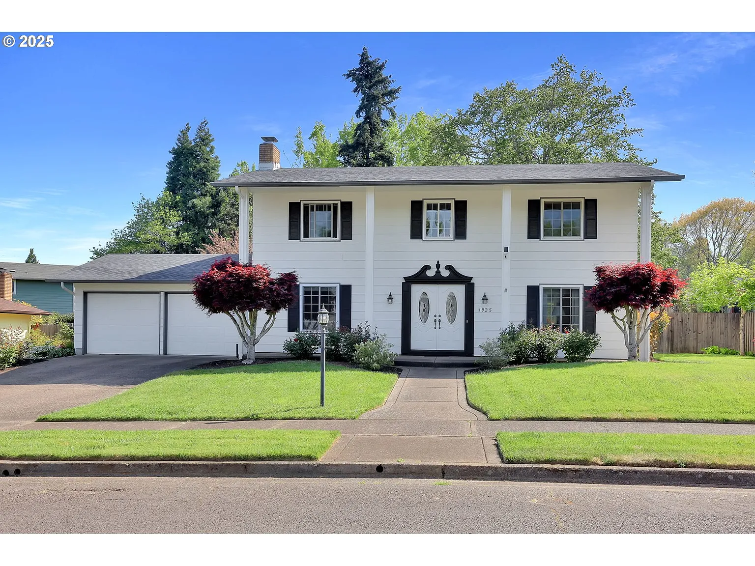 1925 Coventry Way photo 1