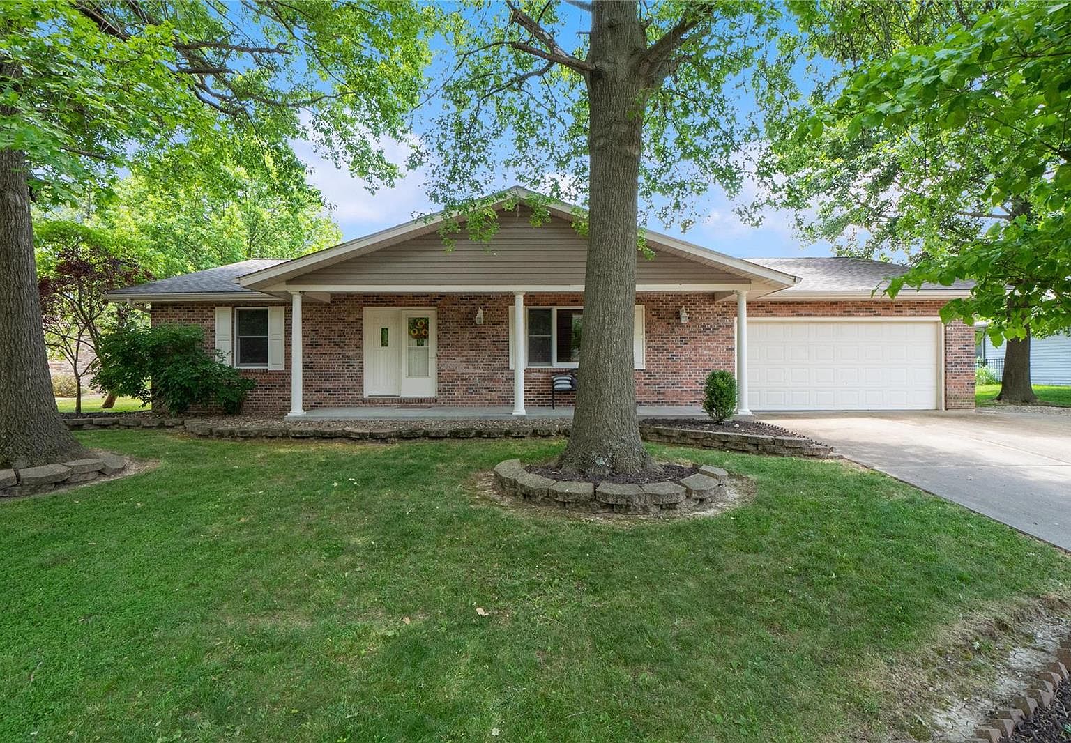 10 Morgan Lake Dr, Millstadt, IL 62260 | Zillow