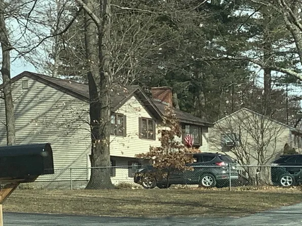 18 8th St, Tewksbury, MA 01876