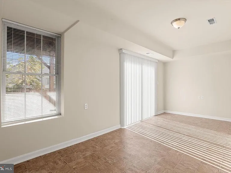 1 Karendale Ct — Photo 30