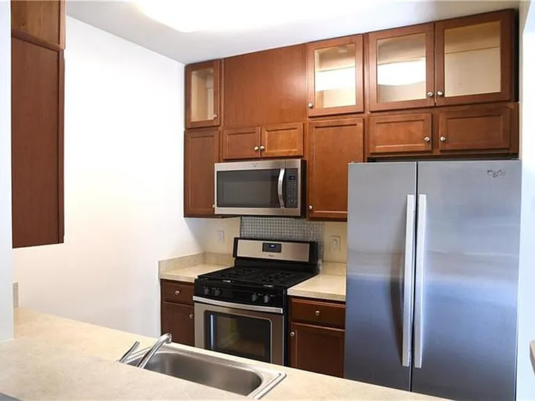 525 E Celebration Way — Photo 6