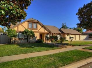 15 Dolores Ct, Redlands, CA 92374