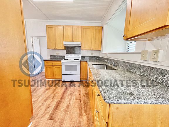 4th image of 1262 Glen Ave