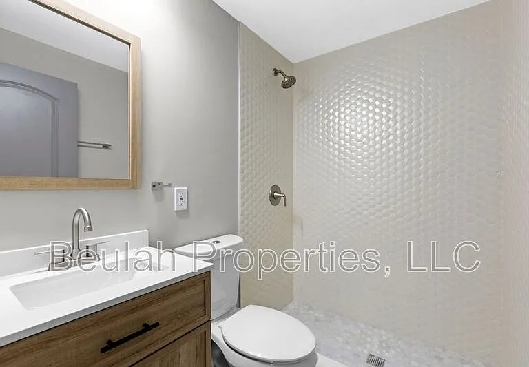 1200 Allen Ave #2R — Photo 9