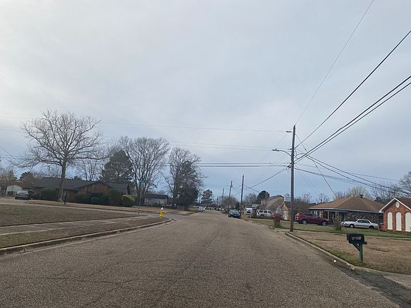 5th image of 5801 Ainsworth Dr