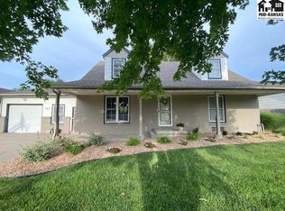 122 S Erb St, Hesston, KS 67062