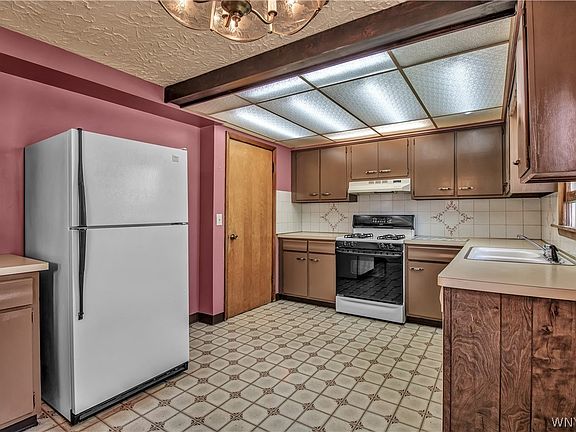 5th image of 191 Highland Ave