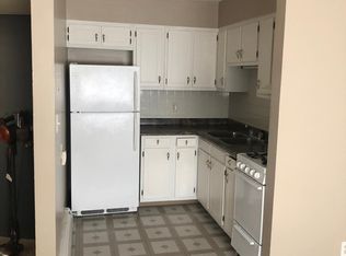 622 E Walnut St APT 2SE, Bloomington, IL 61701