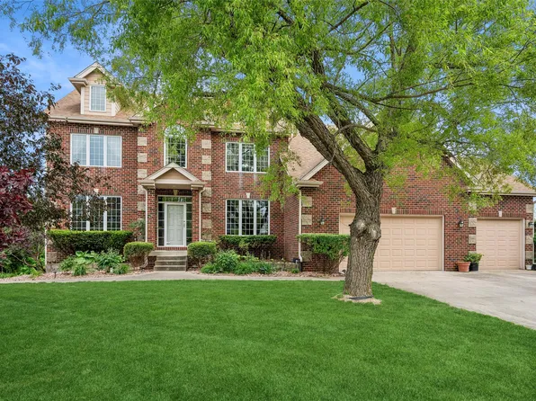 15104 Goodman Dr, Urbandale, IA 50323