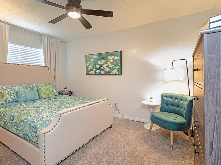 Oak Manor Apartment Homes — Photo 8
