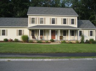 4 Hillview Dr, Methuen, MA 01844