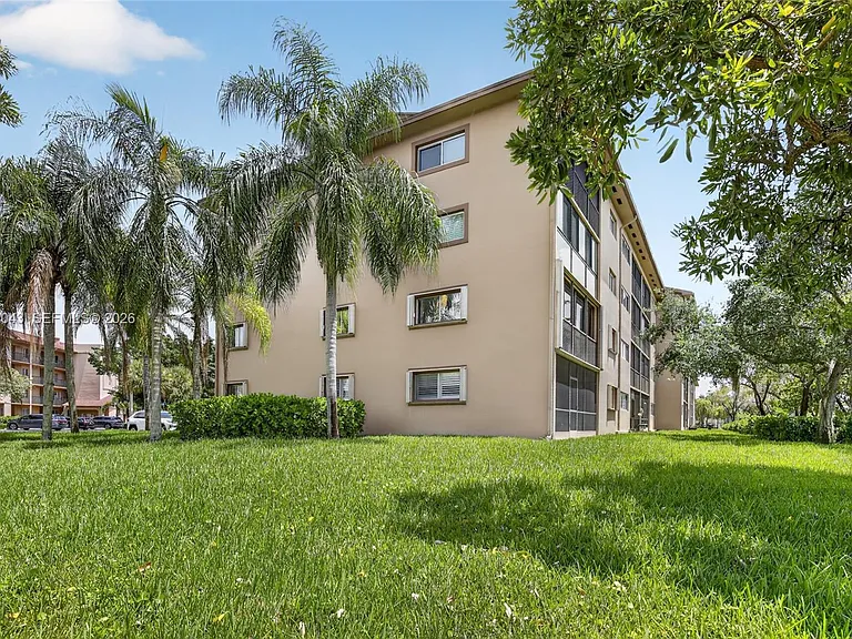 13800 SW 14th St #114C — Photo 49