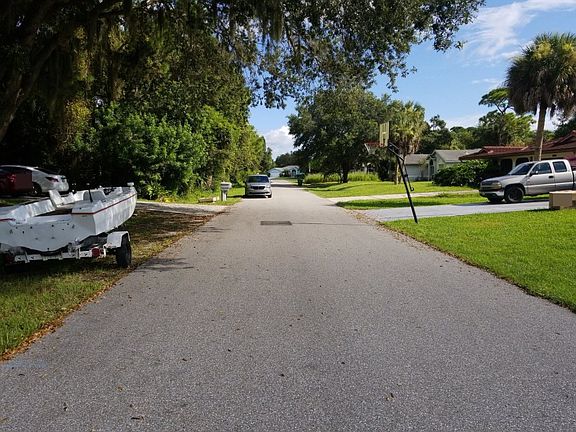 4th image of 2482 Mocking Bird St