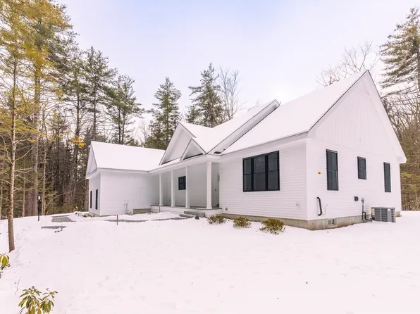41 Country Rd, Lunenburg, MA 01462