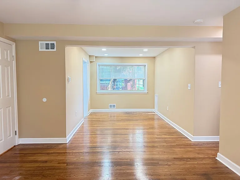 8804 Bradford Rd — Photo 2