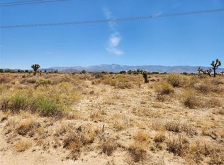 1 Coyote Rd, Phelan, CA 92371