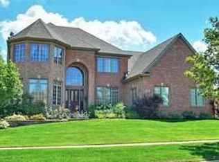 701 Cole Dr, South Elgin, IL 60177