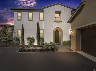 2907 Villa Catalonia Cir, Corona, CA 92881