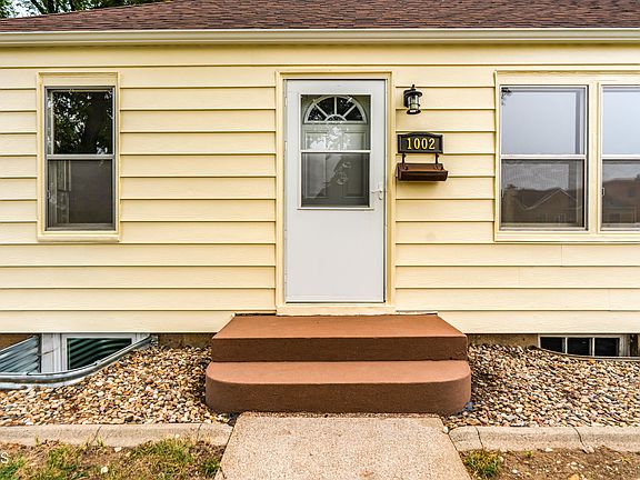 5th image of 1002 E F Ave