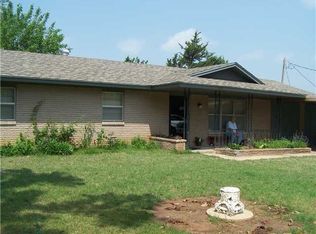945 Cabin Rd, Harrah, OK 73045