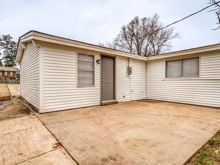 4980 Vickie Dr — Photo 33