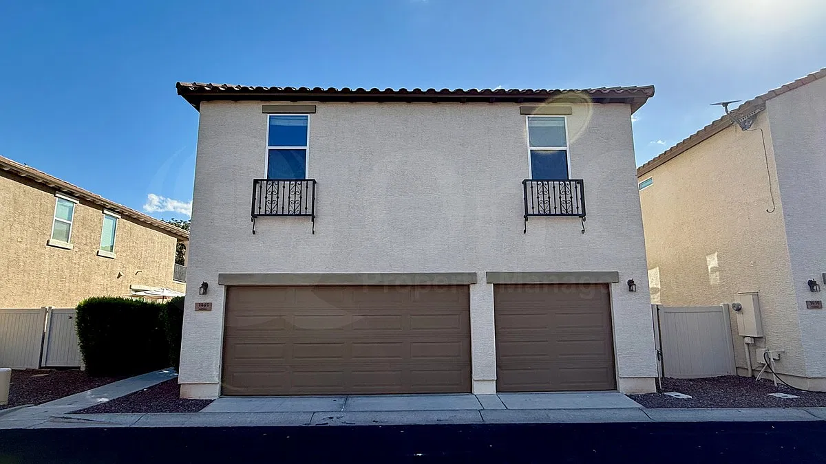 4 bed, 3.0 bath, 2539 sqft, $2,299 — Photo 2