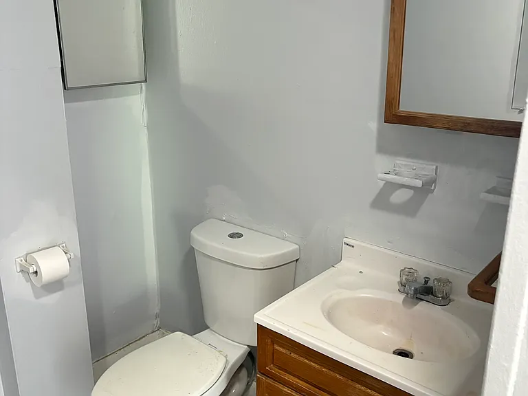 2 Chase Ave #1L — Photo 11