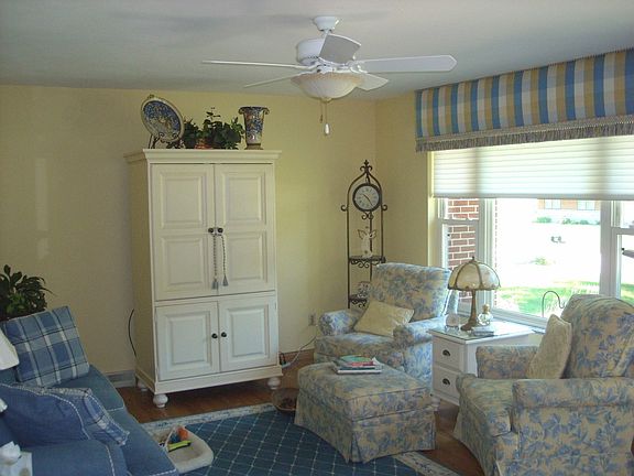 2nd image of 4855 Craigmont Dr