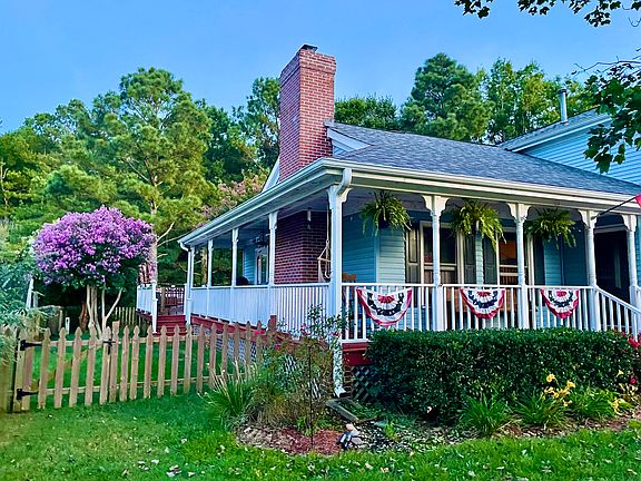 3rd image of 411 Granada Dr