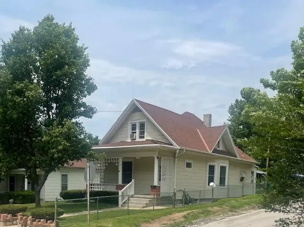 1319 Pacific St, Saint Joseph, MO 64503