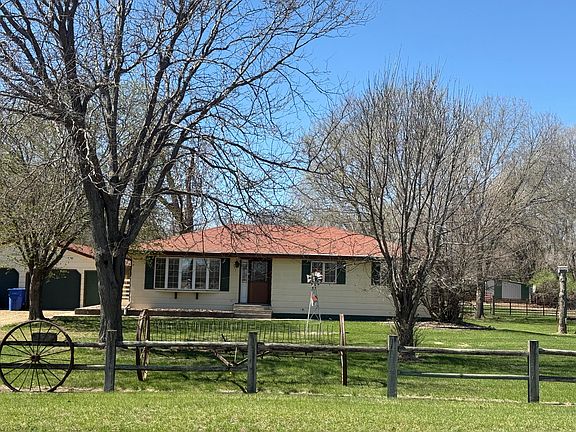 3rd image of 1601 N Gale Rd