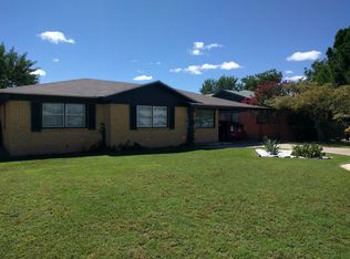 1406 E 11th Pl, Big Spring, TX 79720