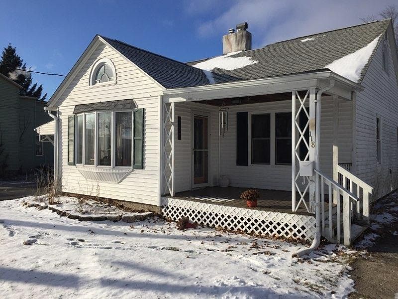 1st image of 118 Keuka St