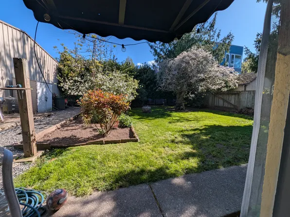 947 N 90th St, Seattle, WA 98103