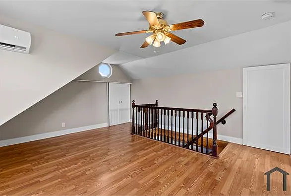 220 Clay St — Photo 15