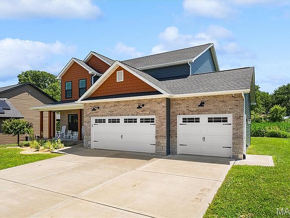 3rd image of 748 Seagate Dr