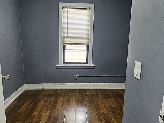 4th image of 54 Linden St