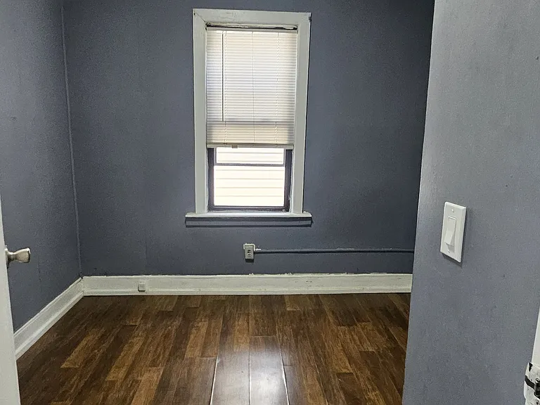 54 Linden St — Photo 4