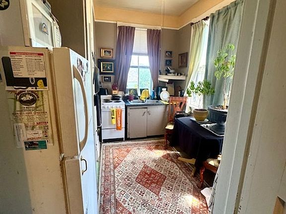 2nd image of 50 Carolina St #5