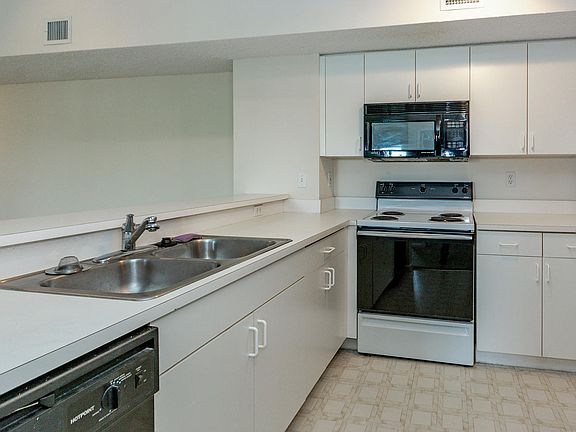 4th image of 260 Village Blvd APT 5305