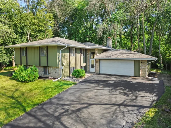 605 Pheasant Run, Burnsville, MN 55337