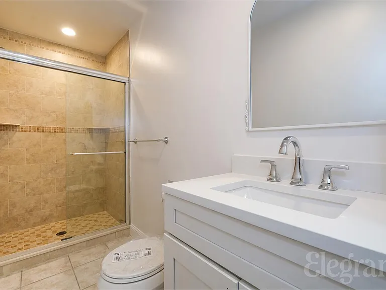 7 Keller Ln #5 — Photo 9