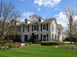 823 Golf Ln, Wheaton, IL 60189