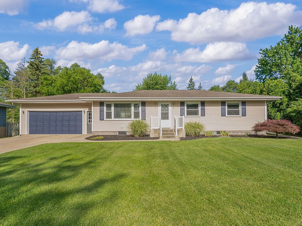 1st image of 2214 Lynn Dr