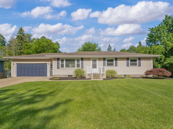 2214 Lynn Dr, Saint Joseph, MI 49085