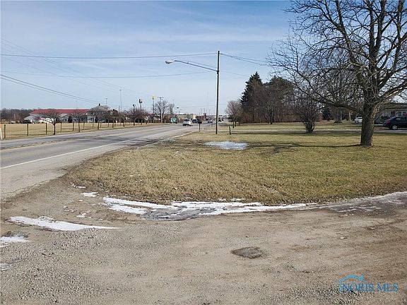 4th image of E Wyandot Ave