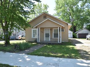 1411 W 9th St, Coffeyville, KS 67337