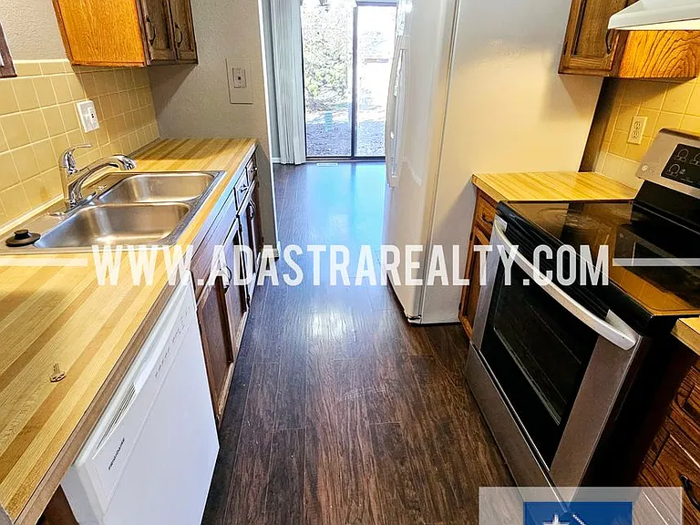 1316 E 123rd Ter #A — Photo 13