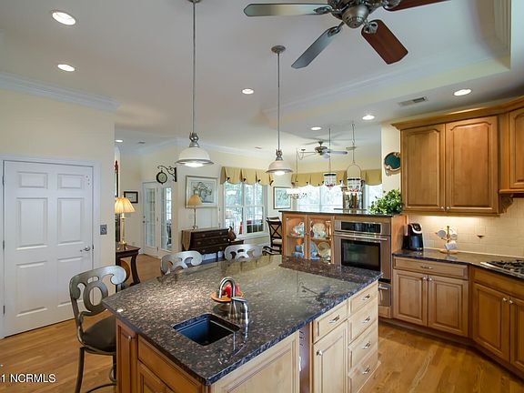 4th image of 914 Oyster Pointe Dr