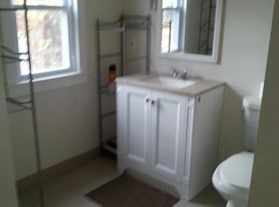 28 118th St, Troy, NY 12182